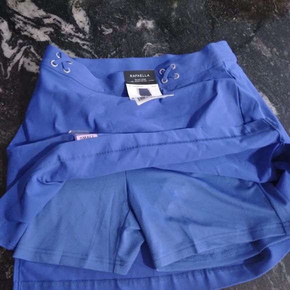 Rafaella Comfort Skorts Small (NWT) MSRP $59.50 - Picture 2 of 3